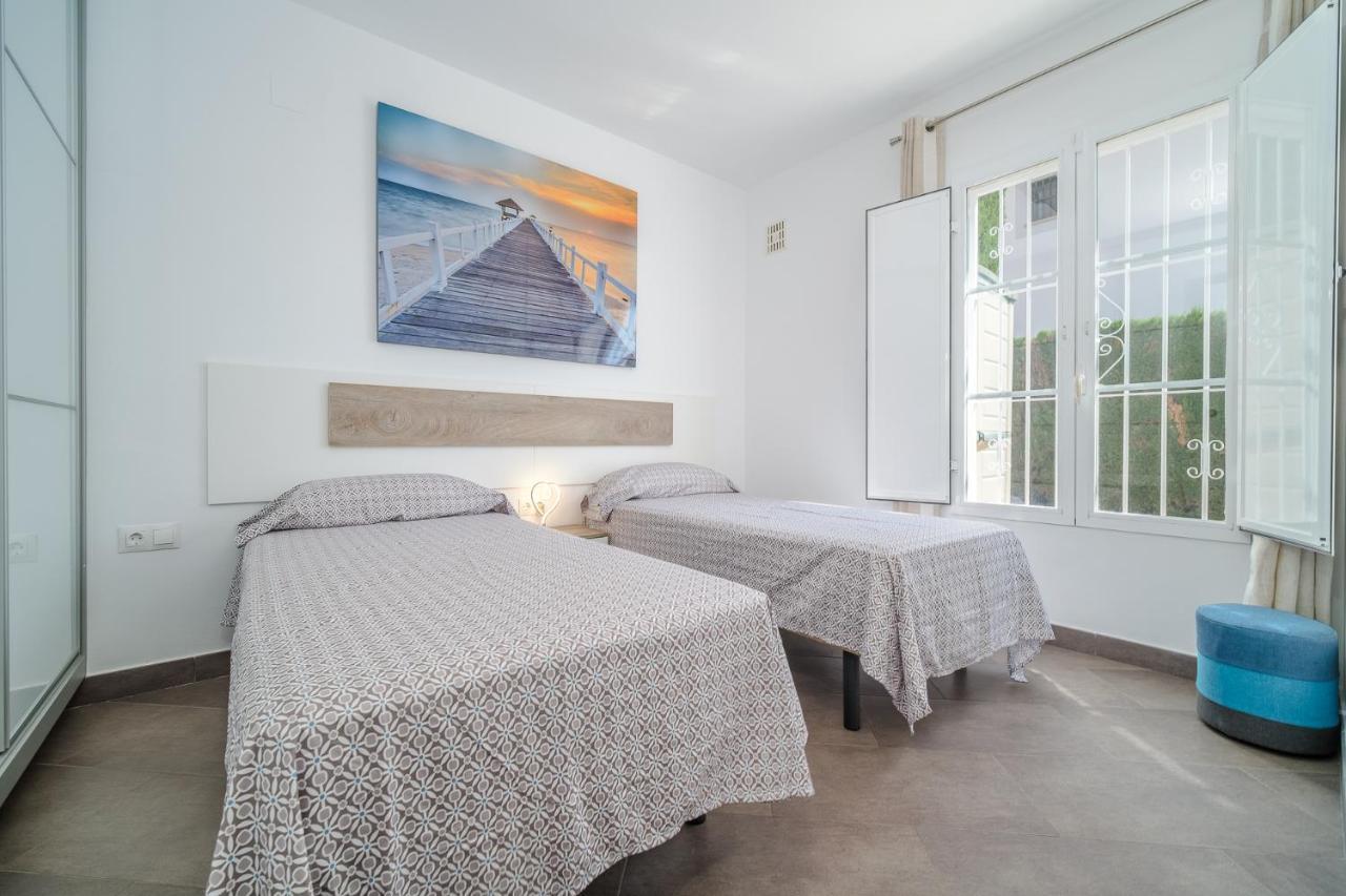 カーラ・デ・フィネストラット Casa Miramar Benidorm Skylineヴィラ エクステリア 写真